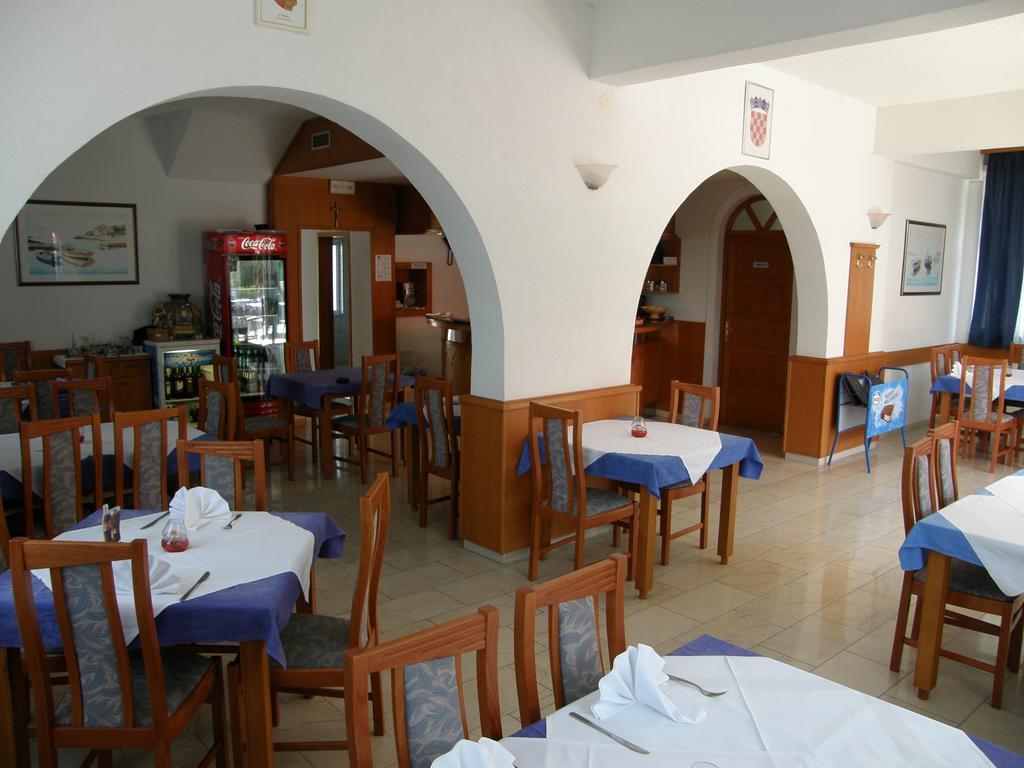 Guest House & Restaurant Adriatic Klek Bagian luar foto