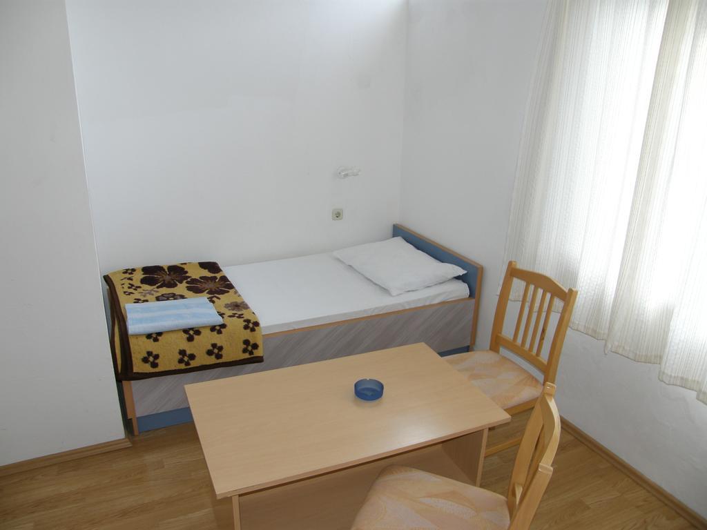 Guest House & Restaurant Adriatic Klek Bagian luar foto