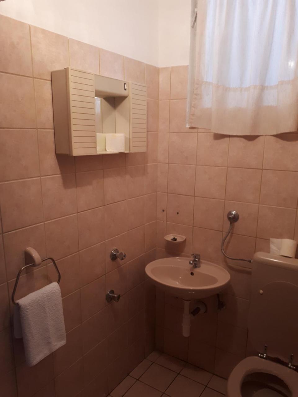 Guest House & Restaurant Adriatic Klek Bagian luar foto